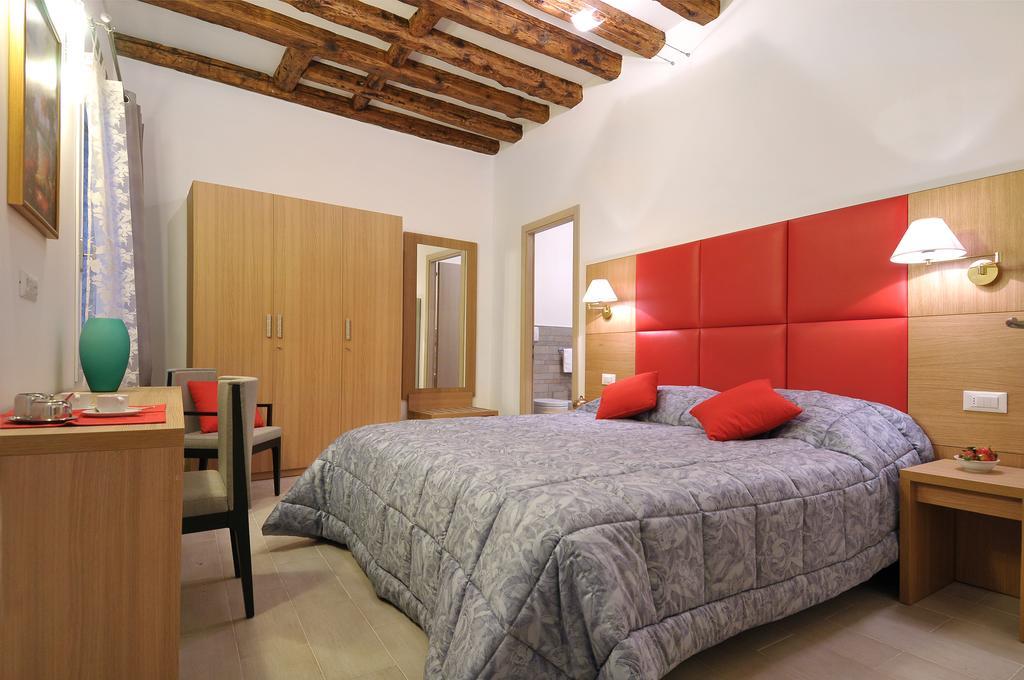 Ca'Dorina Apartment Venice Room photo